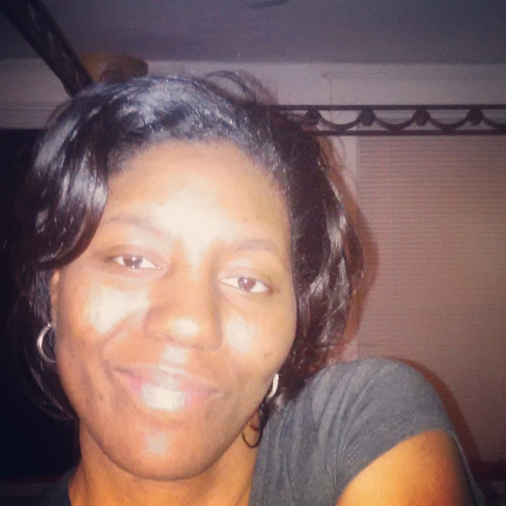 Meet your Posher, Elise